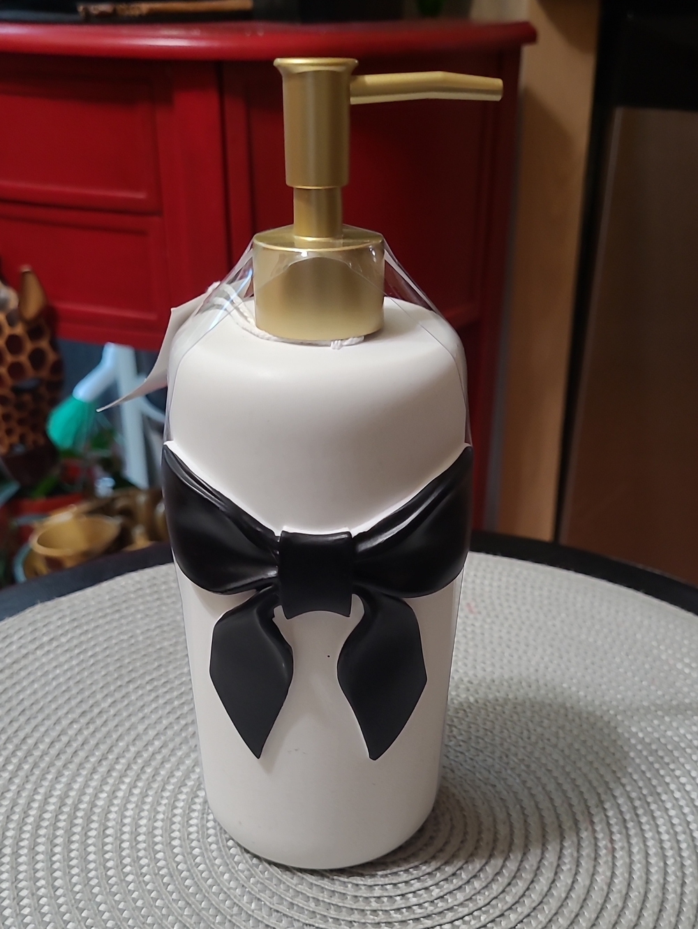 Aura Bow Soap Dispenser
